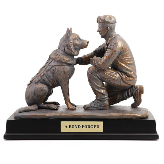 A Bond Forged Figurine - Cadetshop