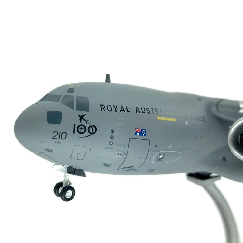 Load image into Gallery viewer, RAAF C-17A Globemaster Die Cast Model 1:200 Scale - Cadetshop
