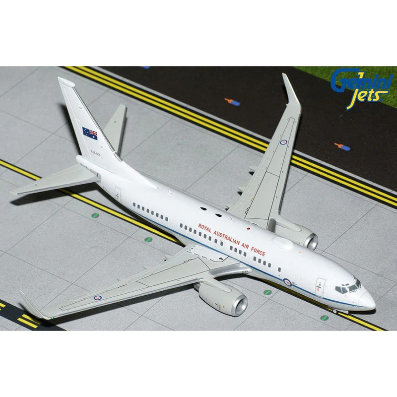 Load image into Gallery viewer, RAAF B737-700S Die Cast Model 1:200 Scale A36-001 - Cadetshop
