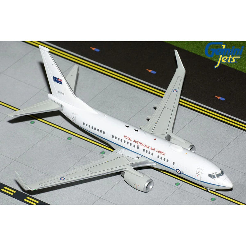 Load image into Gallery viewer, RAAF B737-700S Die Cast Model 1:200 Scale A36-002 - Cadetshop
