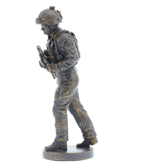Middle East Digger Figurine: Miniature - Cadetshop