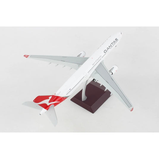 QANTAS A330-300 Die Cast Model 1:200 Scale - Cadetshop