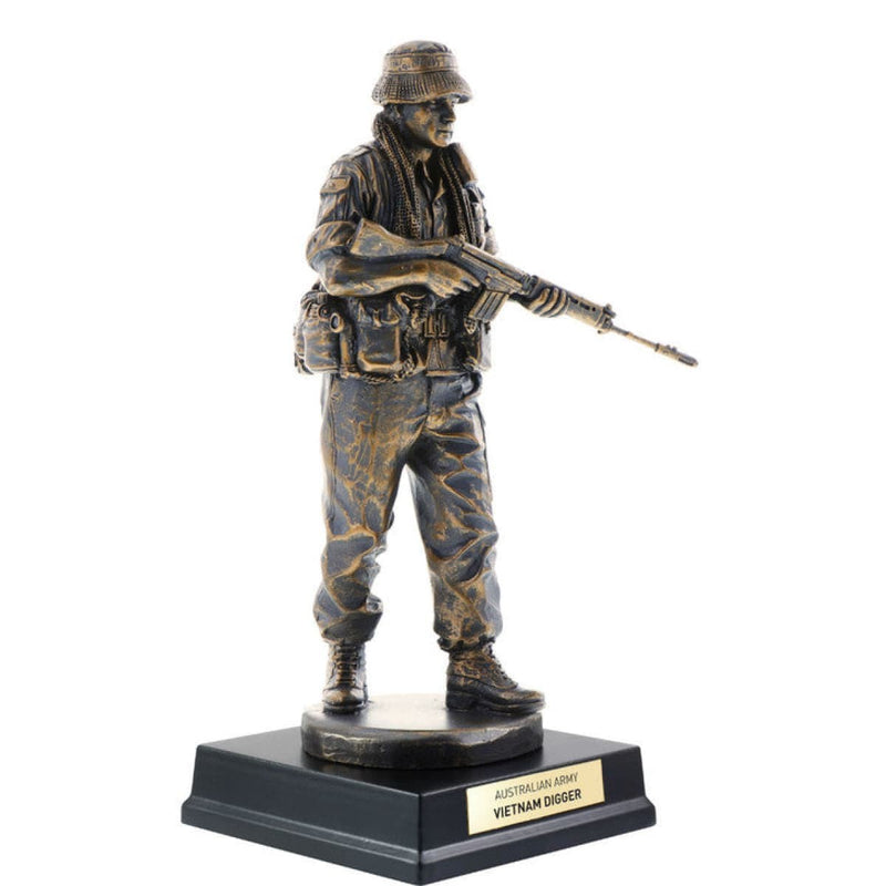 Load image into Gallery viewer, Vietnam Digger Figurine - Cadetshop
