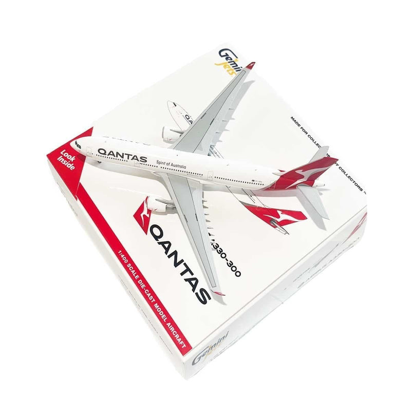 Load image into Gallery viewer, QANTAS A330-300 Die Cast Model 1:400 Scale - Cadetshop
