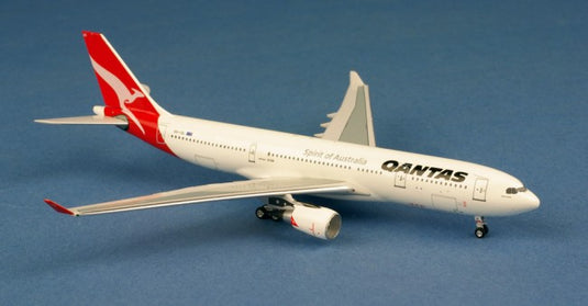 QANTAS A330-300 Model 1:400 Scale VH-QPA - Cadetshop