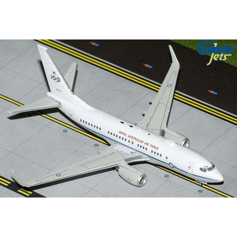 Load image into Gallery viewer, RAAF B737-700S Die Cast Model 1:200 Scale A36-001 "100 Years" - Cadetshop

